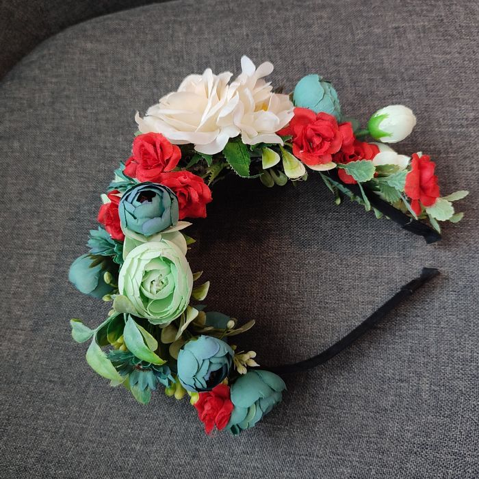 Диадема с цветя уникат