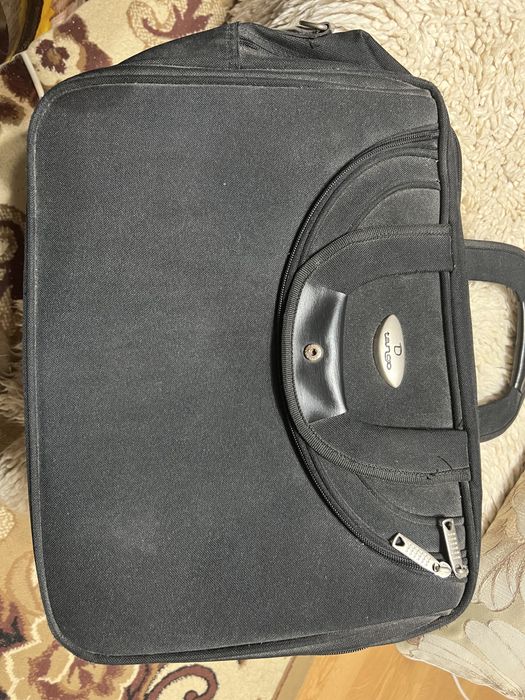 Чанта Д Танго и за лаптоп става