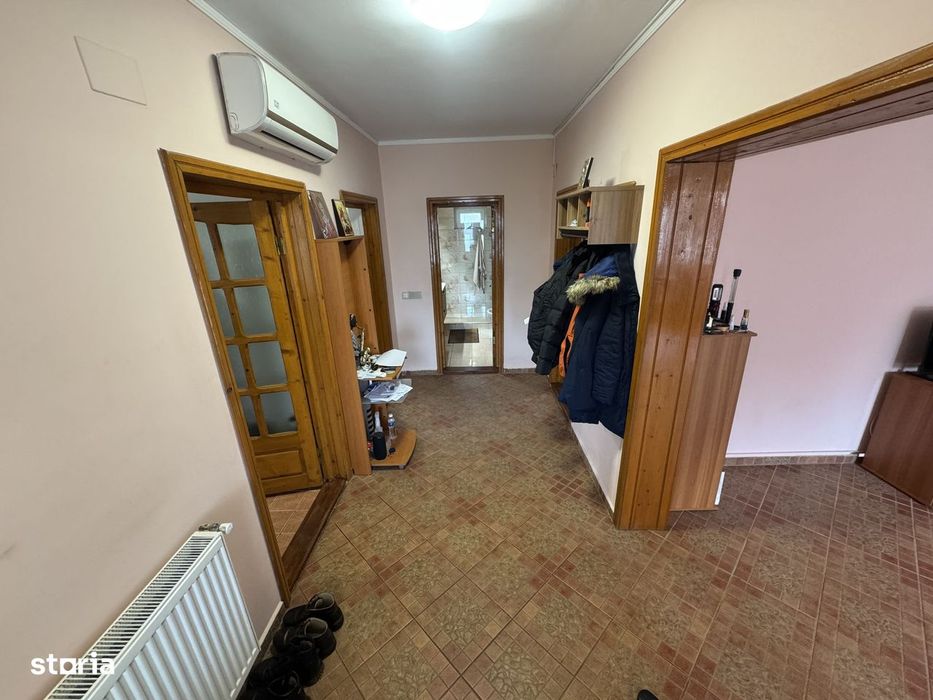 Casă 120 mp + casă 49 mp, teren 640 mp, deschidere 15 ml, Calea Dobrog