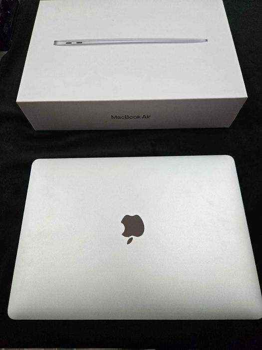 MacBook Air 13" (2020) – 8GB RAM, 256GB SSD