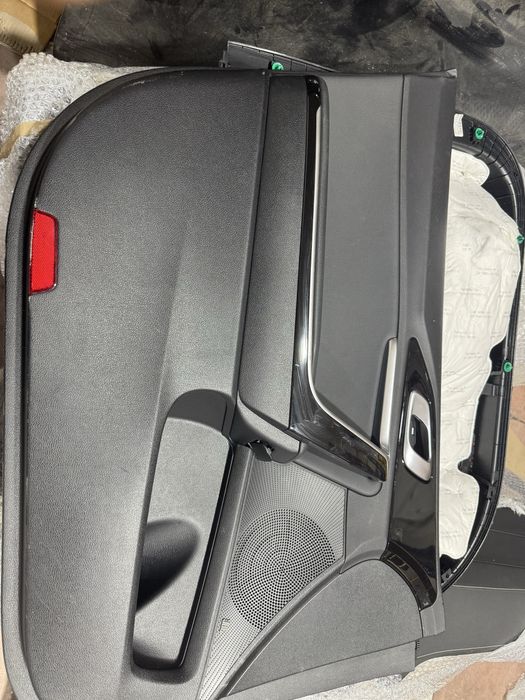 Кори за врати лява дясна KIA III PROCEED CEED