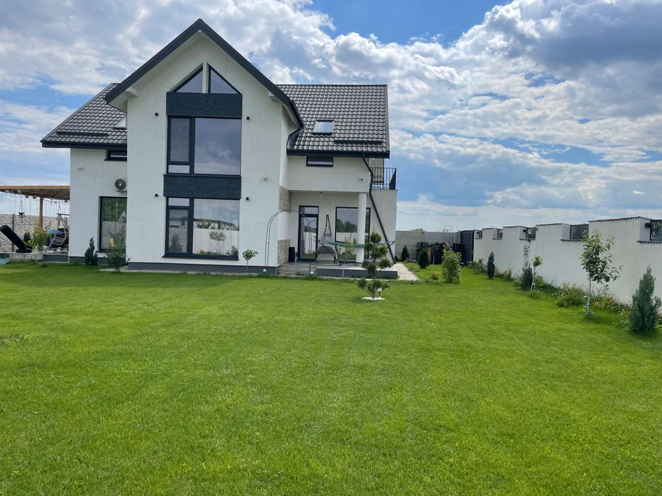 Casa de vanzare in comuna berceni complet mobilata