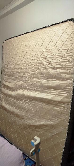 Продам Матрас 200х180