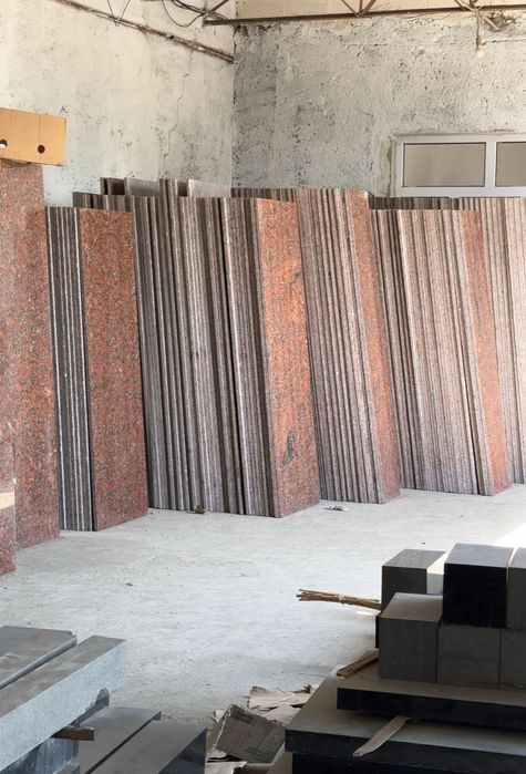 Kapusta Labladarit Tan brown Galaxy black granitlari