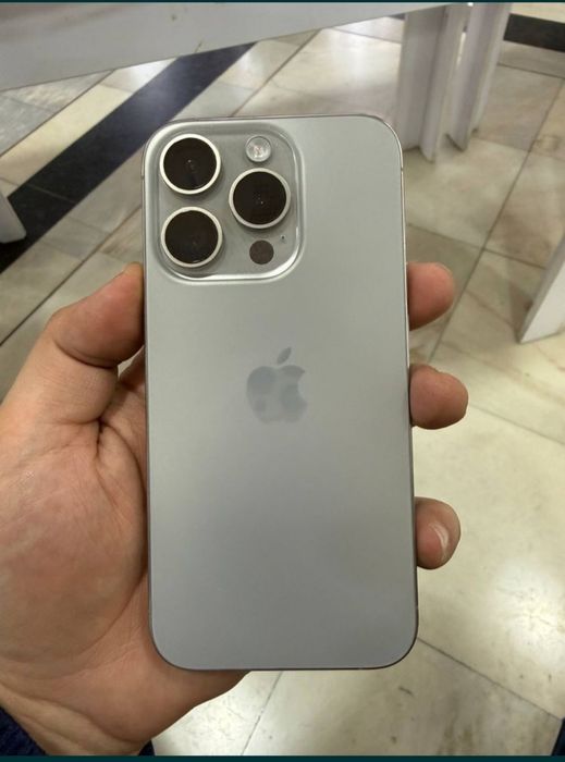 iPhone 15 pro natural