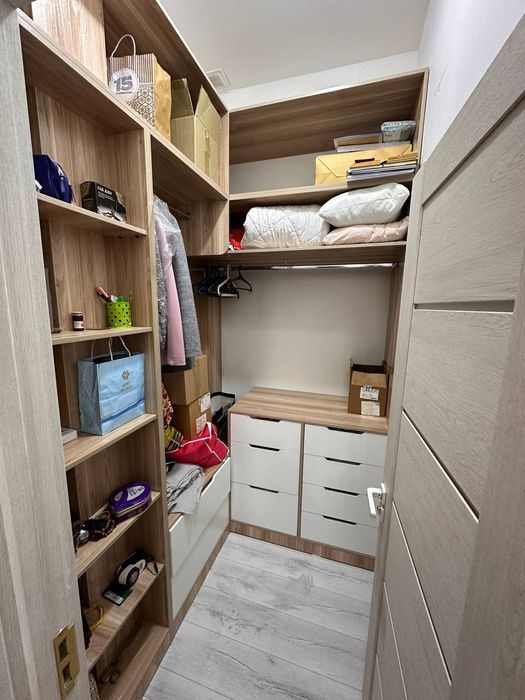 Продаётся двухкомнатная на м-в Риезий. Паркентский ( новостройка )