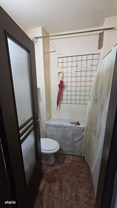 Vand apartament cu 4 camere zona centrala