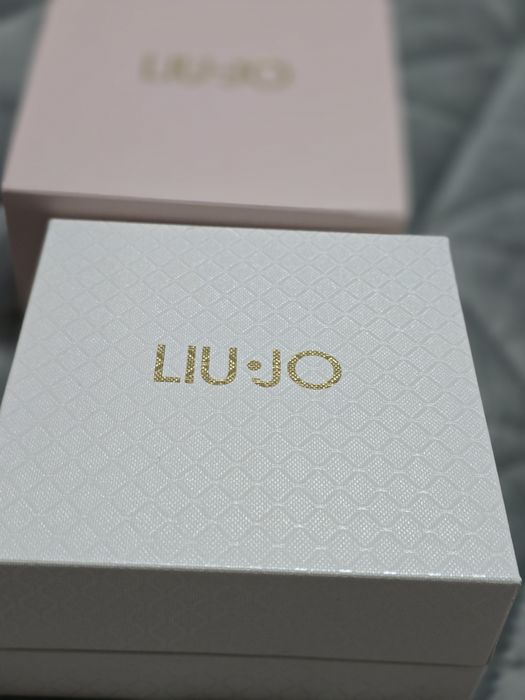 Чисто нови с кутийка обеци Liu Jo