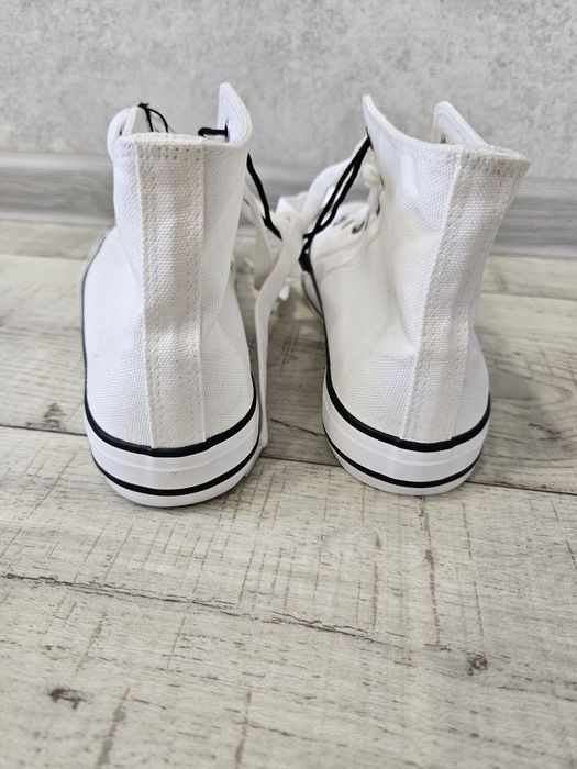 Новые белые кеды Converse