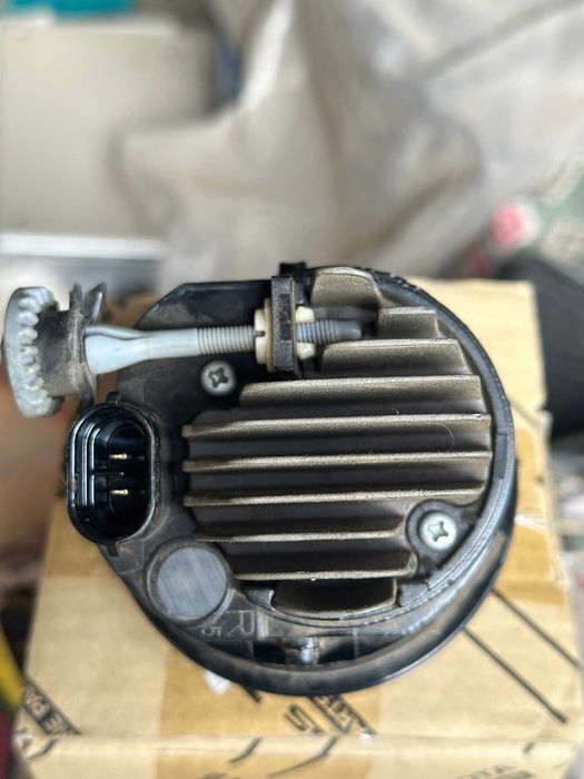 Противотуманная фара, противотуманка Toyota 4Runner LED, правая