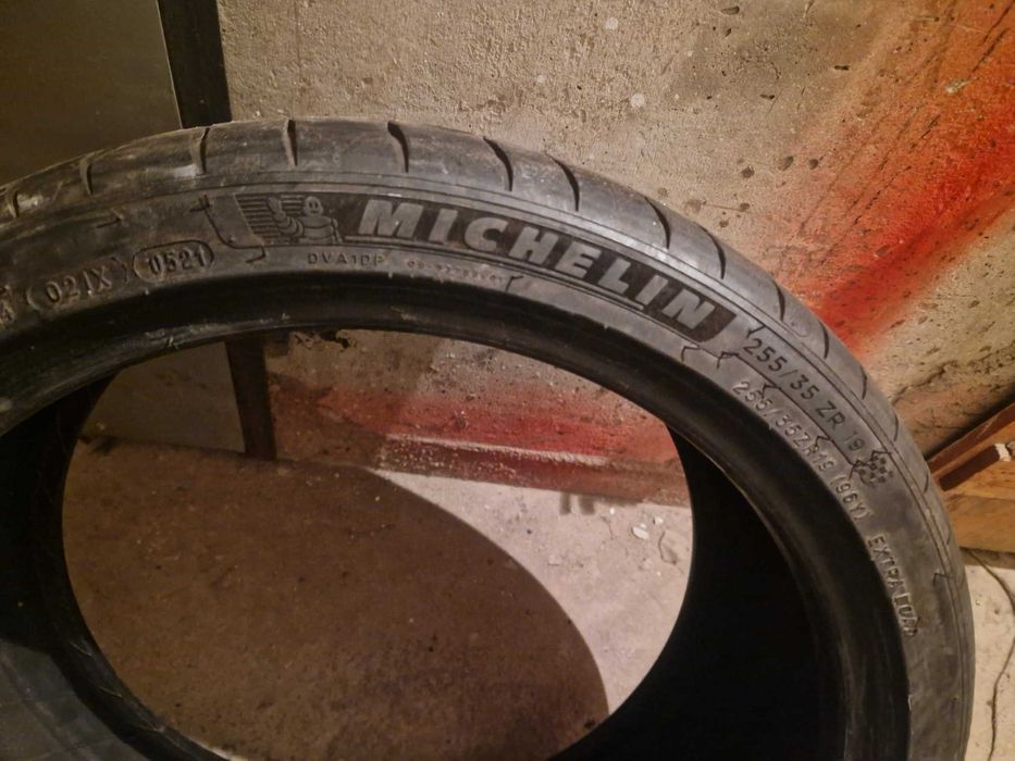 Гуми MICHELIN PILOT SPORT 4S 255/35 R19 2бр