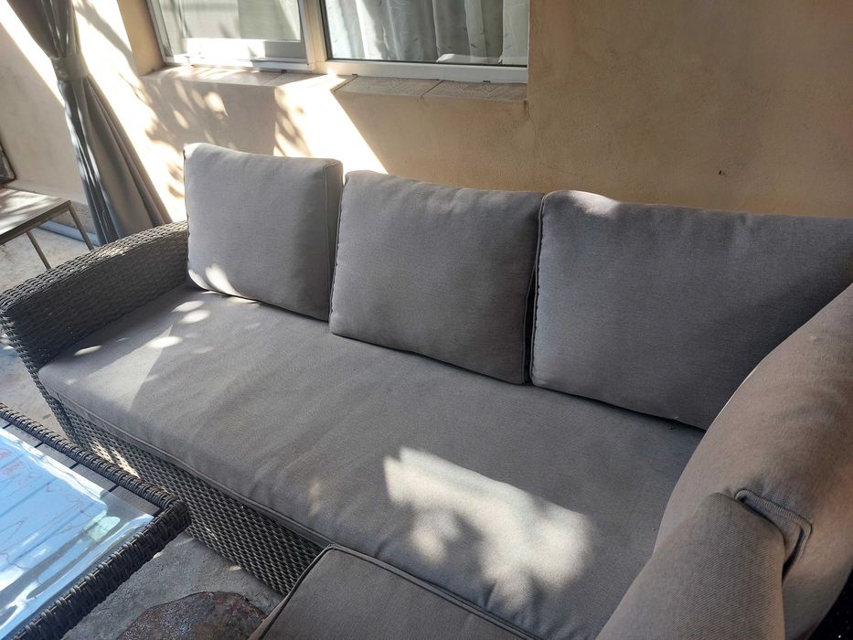 Vand set canapele, masa, scaun si pavilion terasa