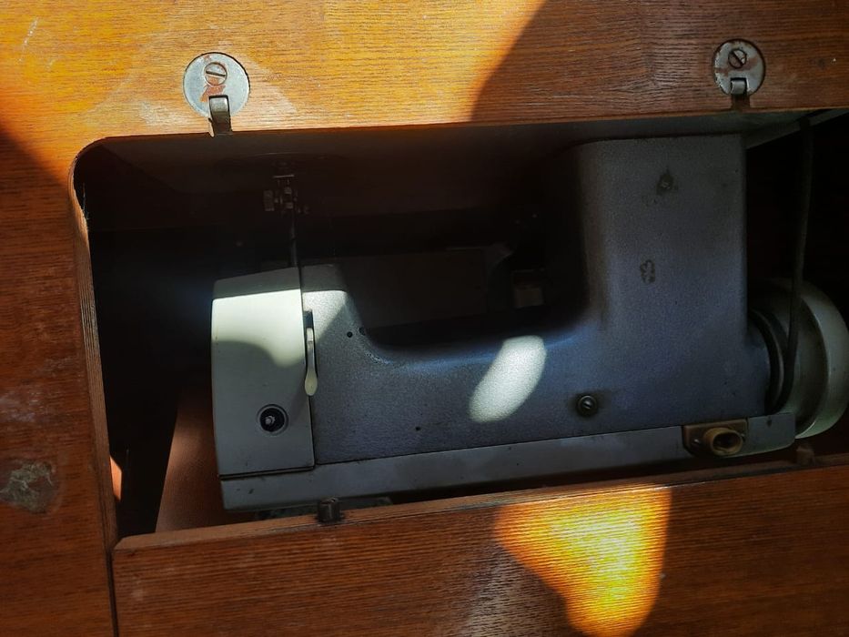 Продам советскую швейную машинку