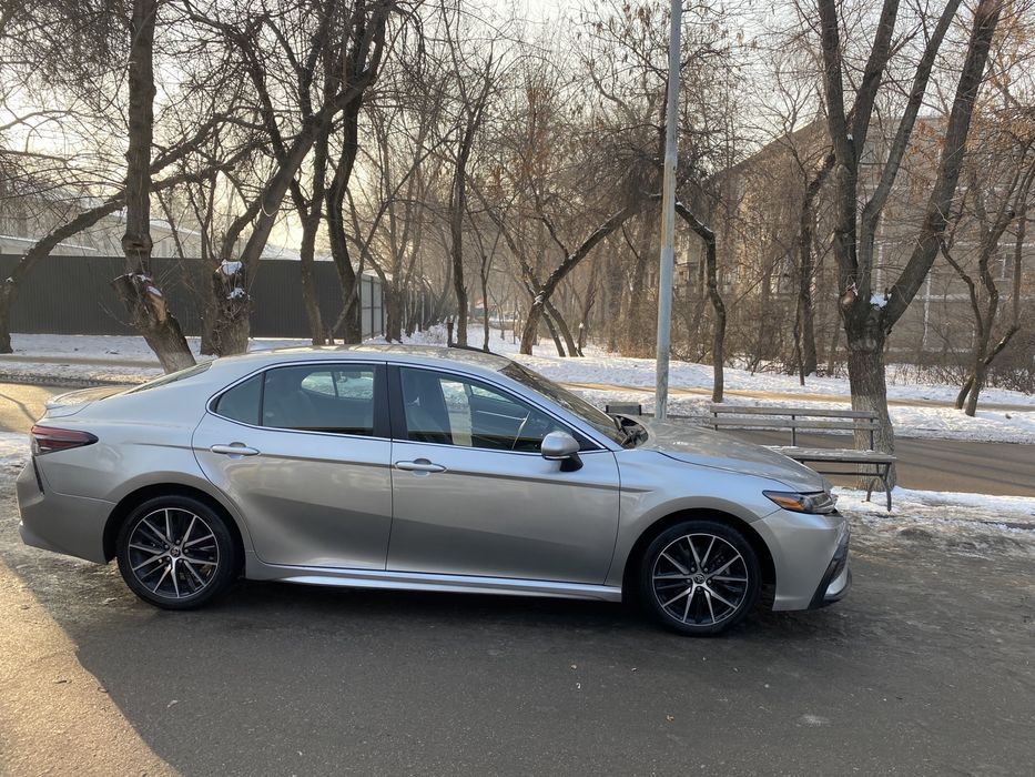 Автомашина Тойота Камри