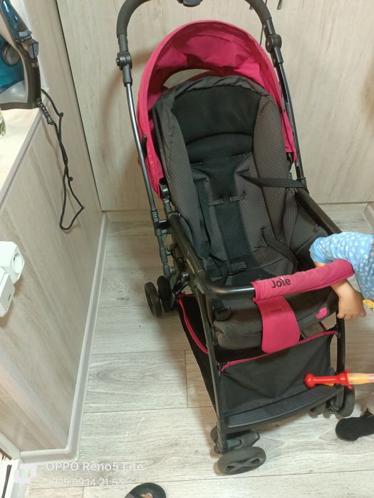 Коляска детская фирмы Joie