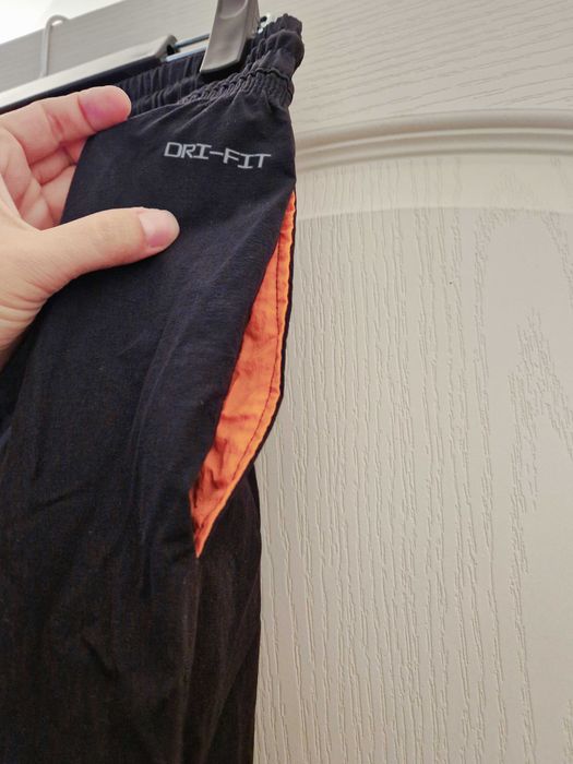 Pantaloni Nike,  stare foarte buna
