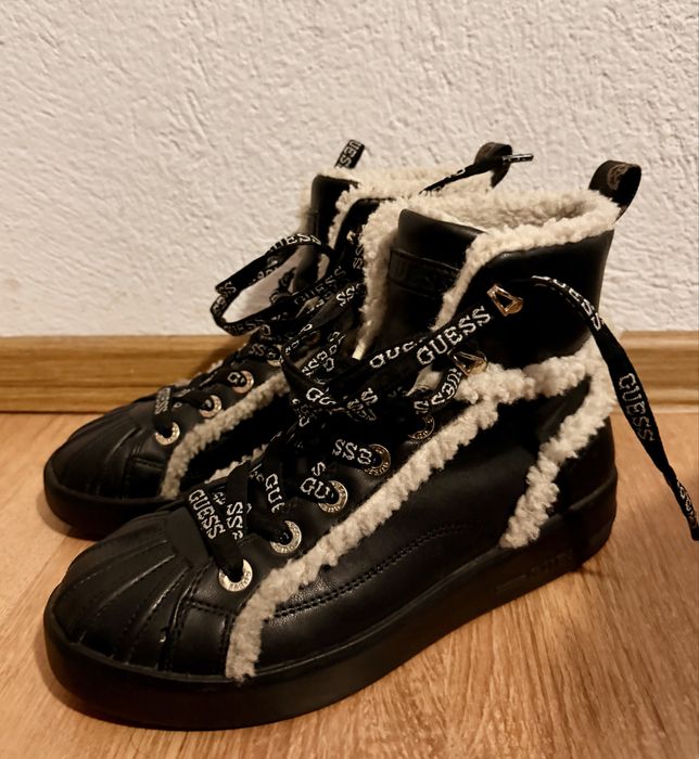 Обувки guess Нови