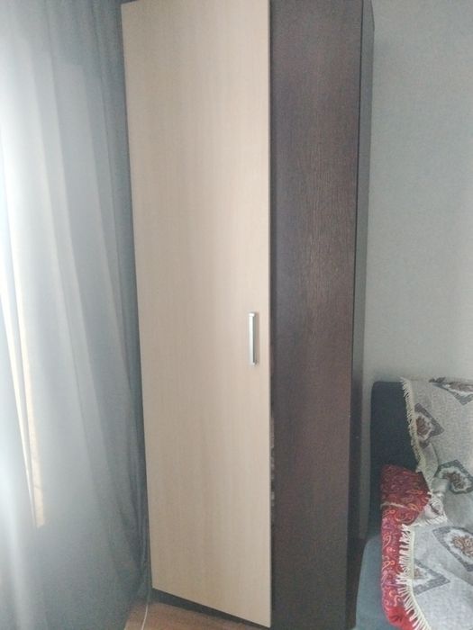 Шкаф. И.  Горка. Б/у