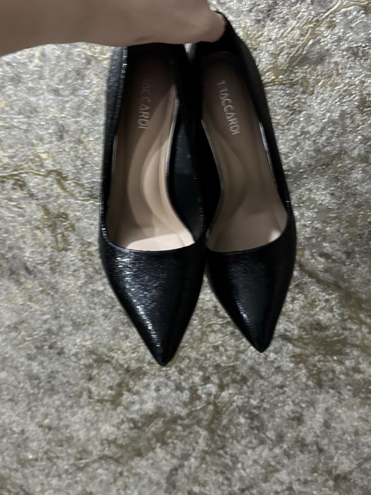 Черные вечерние туфли