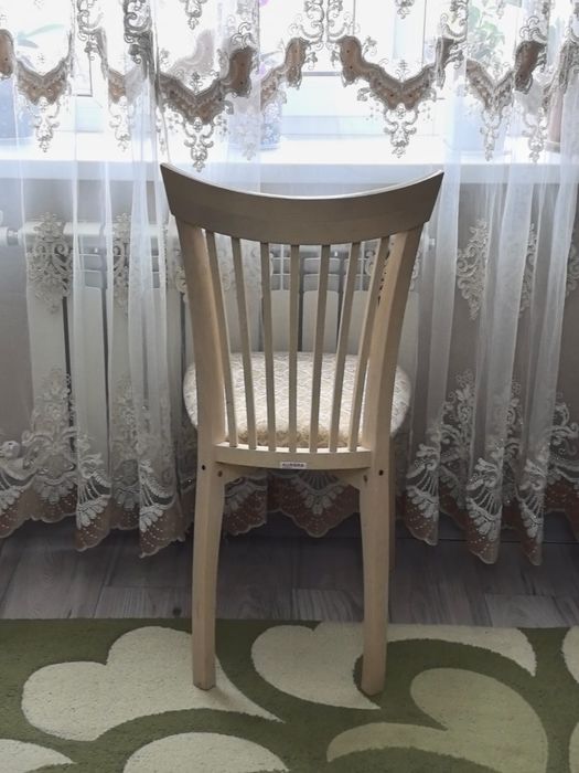 Стулья деревянные