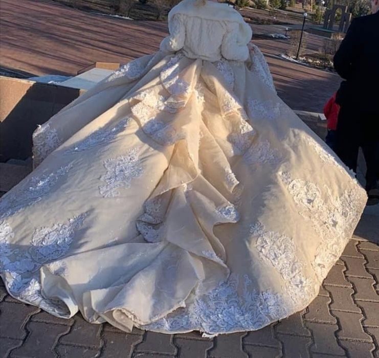 Свадебное платье