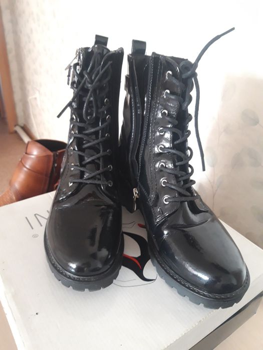 Продам новые ботинки разм 39    5 тыс