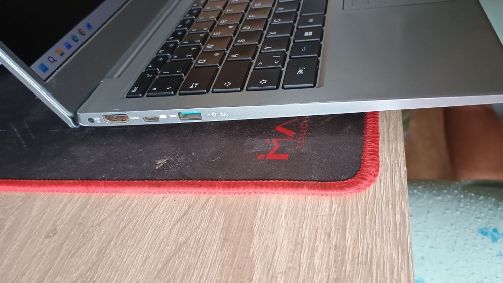 Laptop Peaq 14 inch Fhd ips procesor gen8 4 gb ddr4 ssd 120 baterie 14 ore Diagnoza Scoala Office