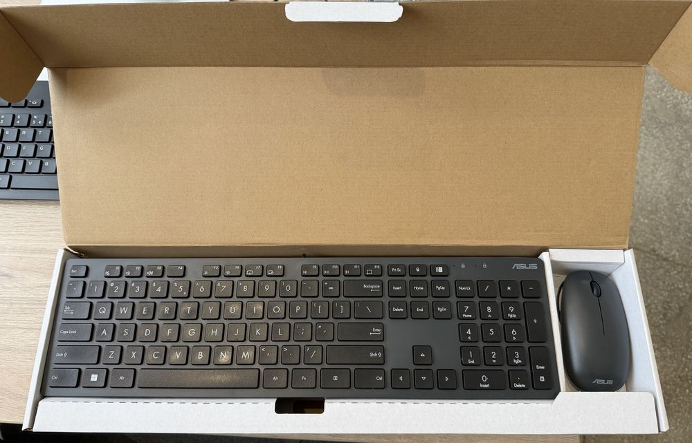 Monitor LED Samsung S24A600NWU, 23.8inch+ kit tastatura si mouse Asus