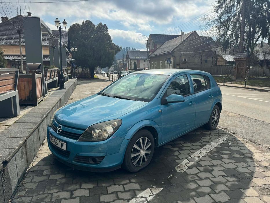 Mașină Opel astra H