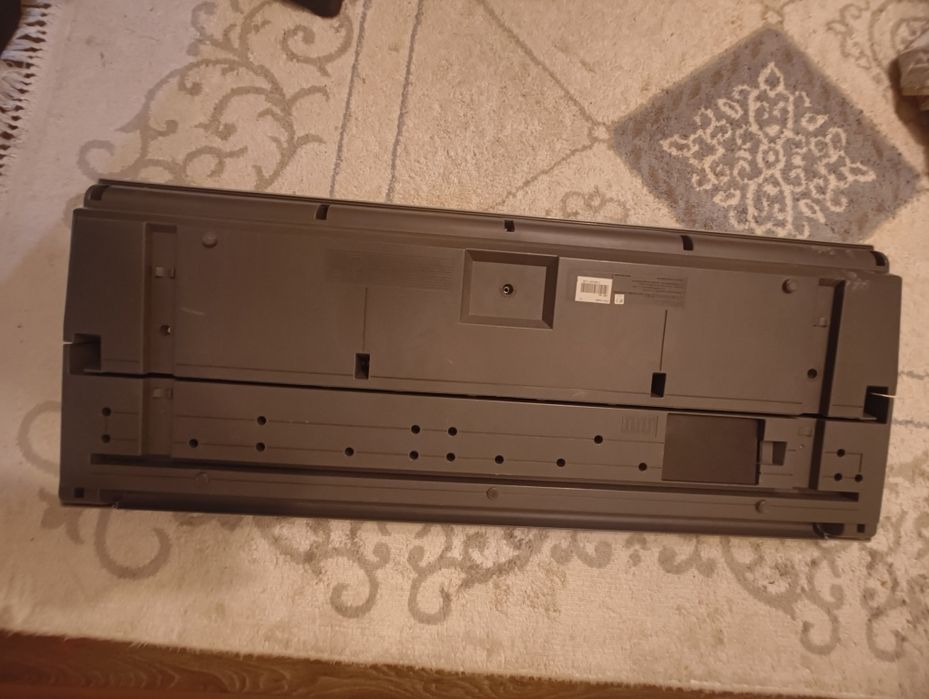 Продаю синтезатор