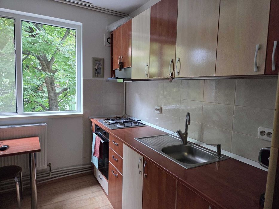Apartament de vanzare cu 3 camere Pajura