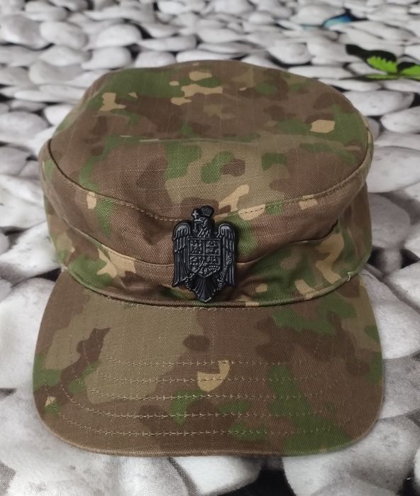 Capela / sapca militara camuflaj combat, INVICTUS + stema ( cuc )