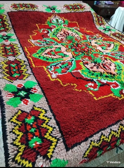 Вълнен китеник с размери 180 на 200 см