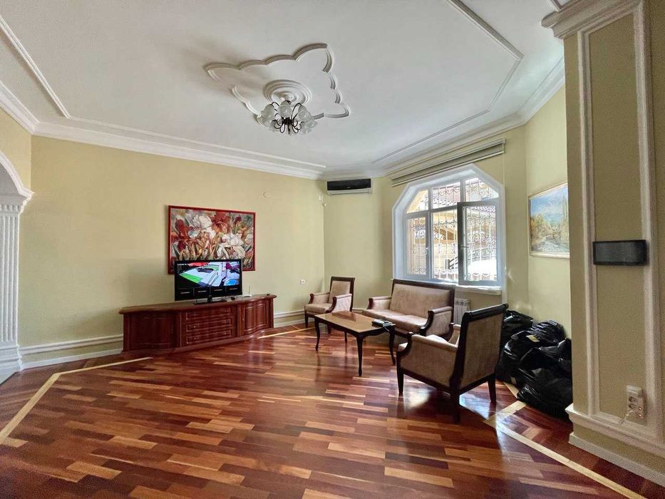 Отель Grand Mir ул.Конституции  2-этажа 6-сот 5-комн 350 м² бассейн