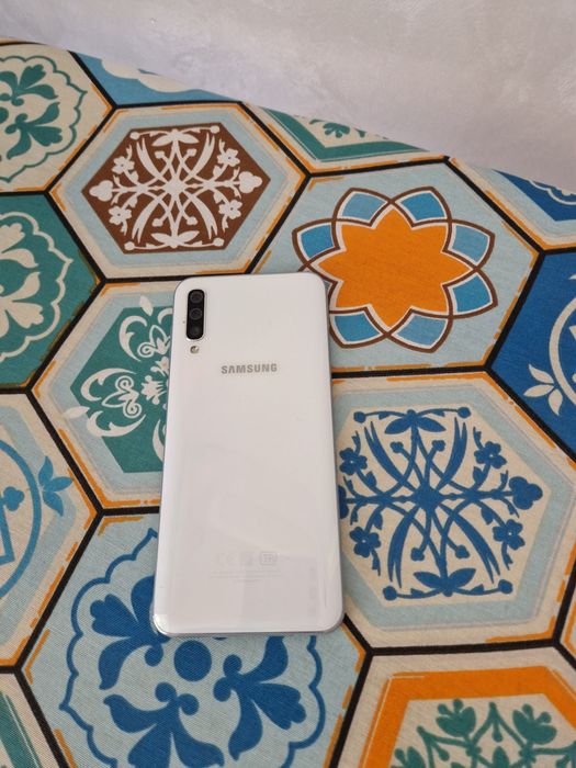 Продам телефон  недорого