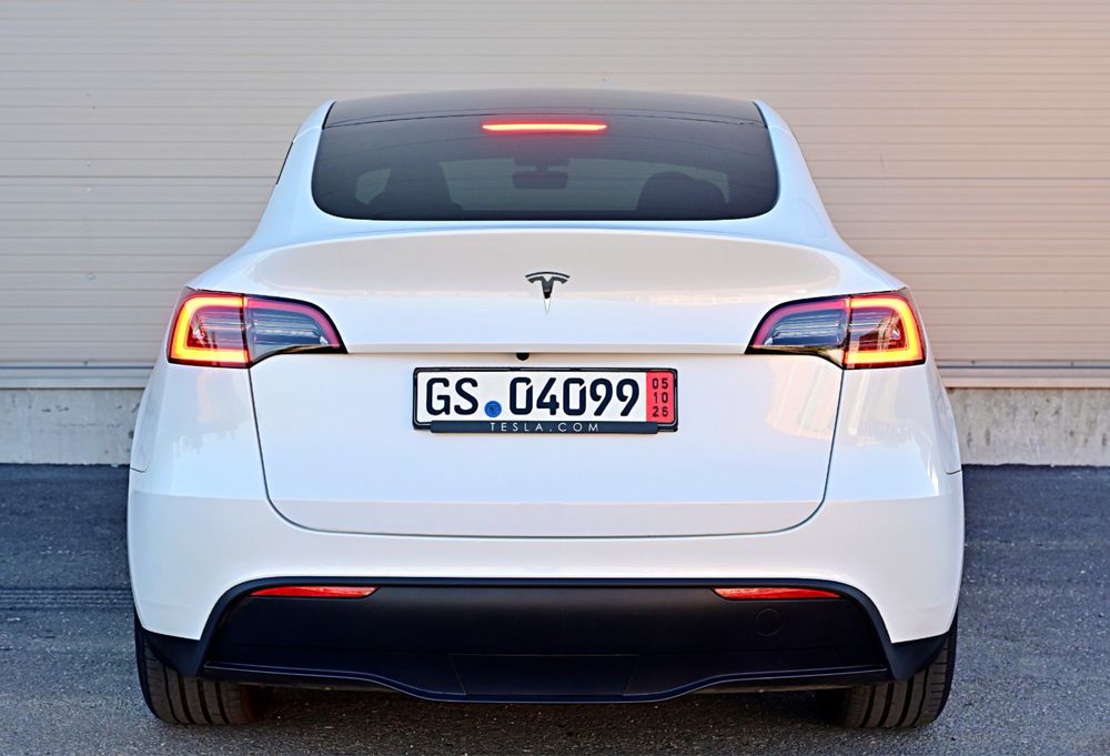 Tesla Y/340cp/Garantie/import Germania