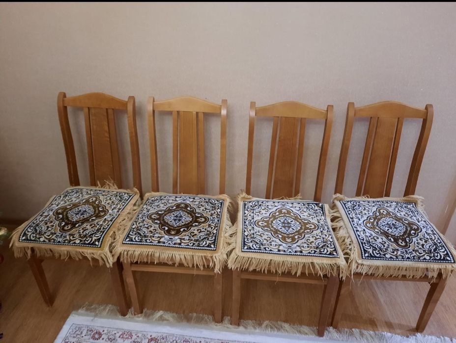 Продаются стулья, в хорошем состоянии!