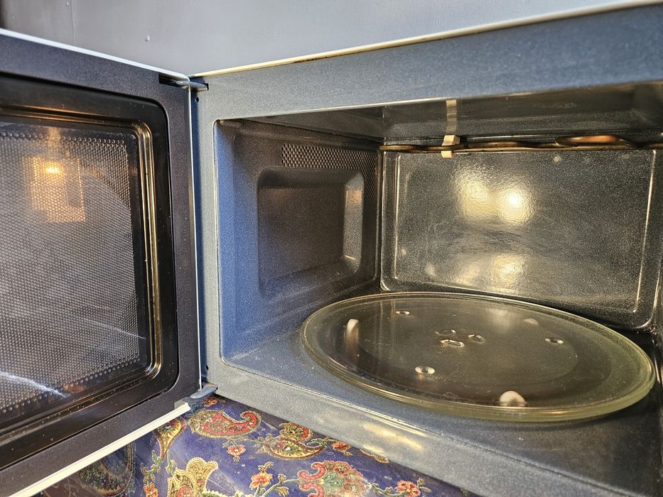 Продам микроволновку Самсунг