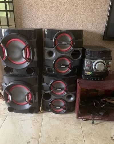 LG Xboom 9540 muzikalniy sentir