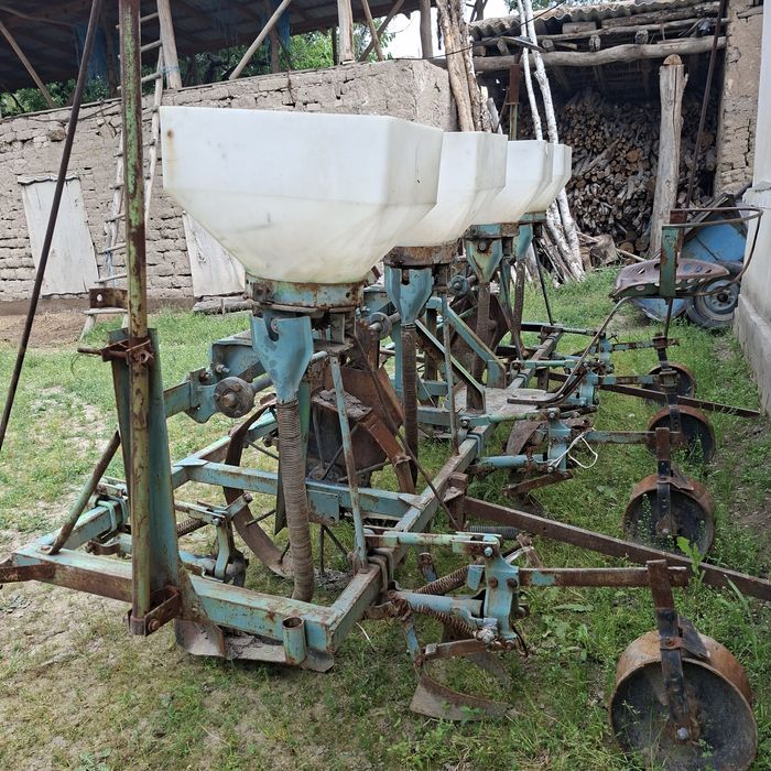 Срочно Селька сотилади, продаётся сельского хозяйственный техник.