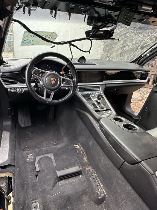 Porsche panamera 4. 2018