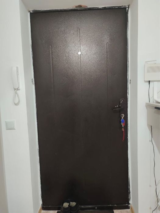 продам входную дверь