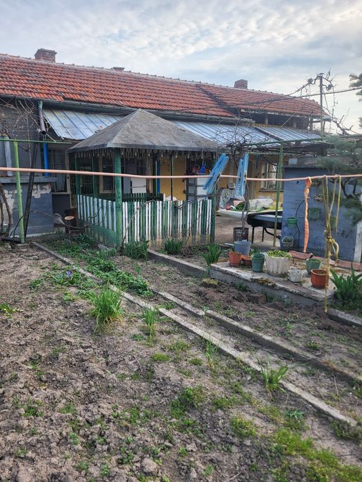 Продава се къща в с.Якимово обл.Монтана