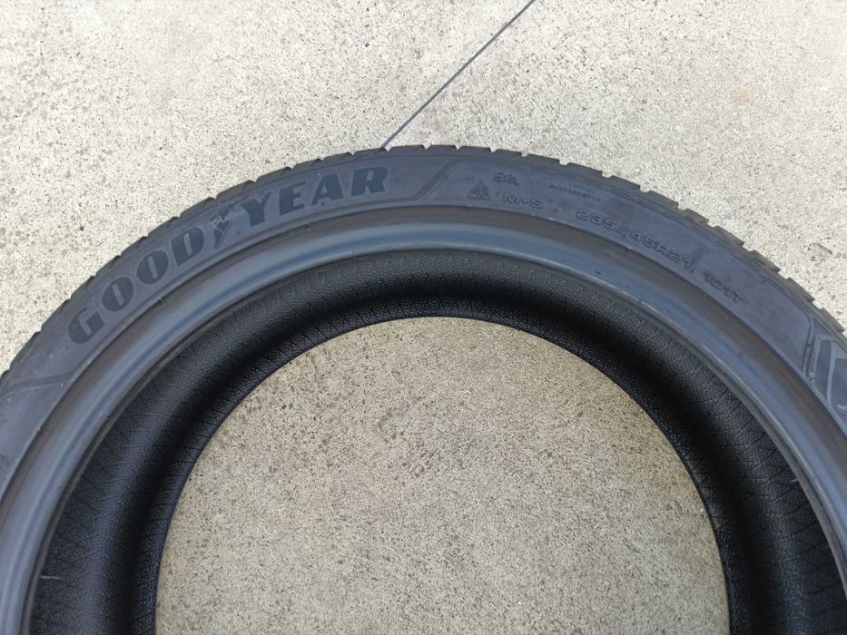 O anvelopa 235 45 21 goodyear vector 4 season 6,8 mm dot 2024