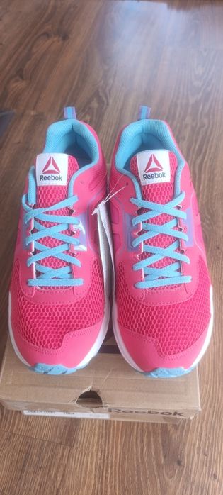 Нови маратонки Reebok N39