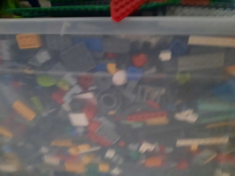 Vand piese lego la kg. Doar lego original