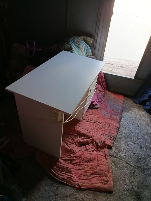 Продам.  столик.