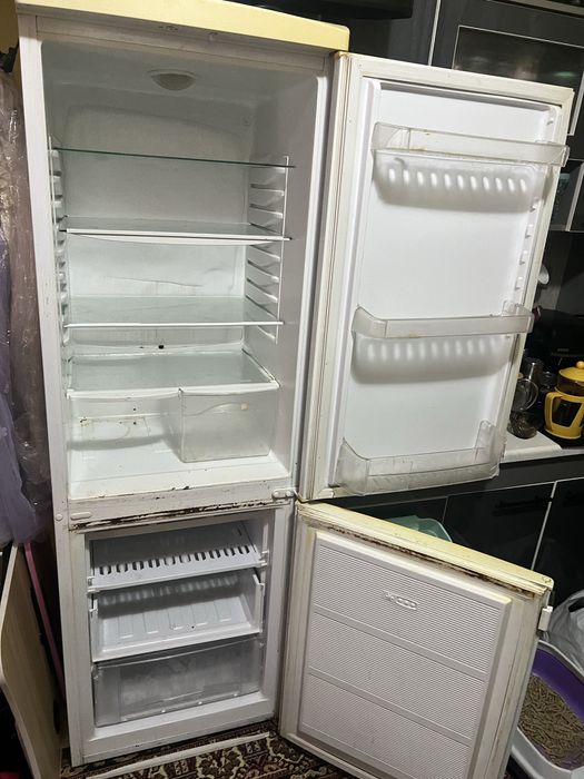 Продам холодильник состояние среднее