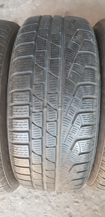 Зимни гуми-16цола-225/55-1бр.-55лв."PIRELLI "