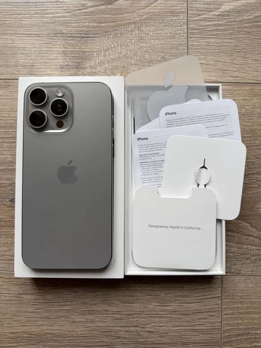 iPhone 15 TITANUM 256 GB